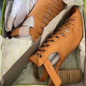 NEW Sam Edelman Holly Ginger Leather Heels